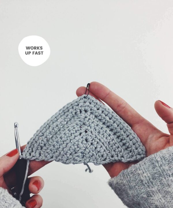 Crochet baby dribble bib that is quick to make